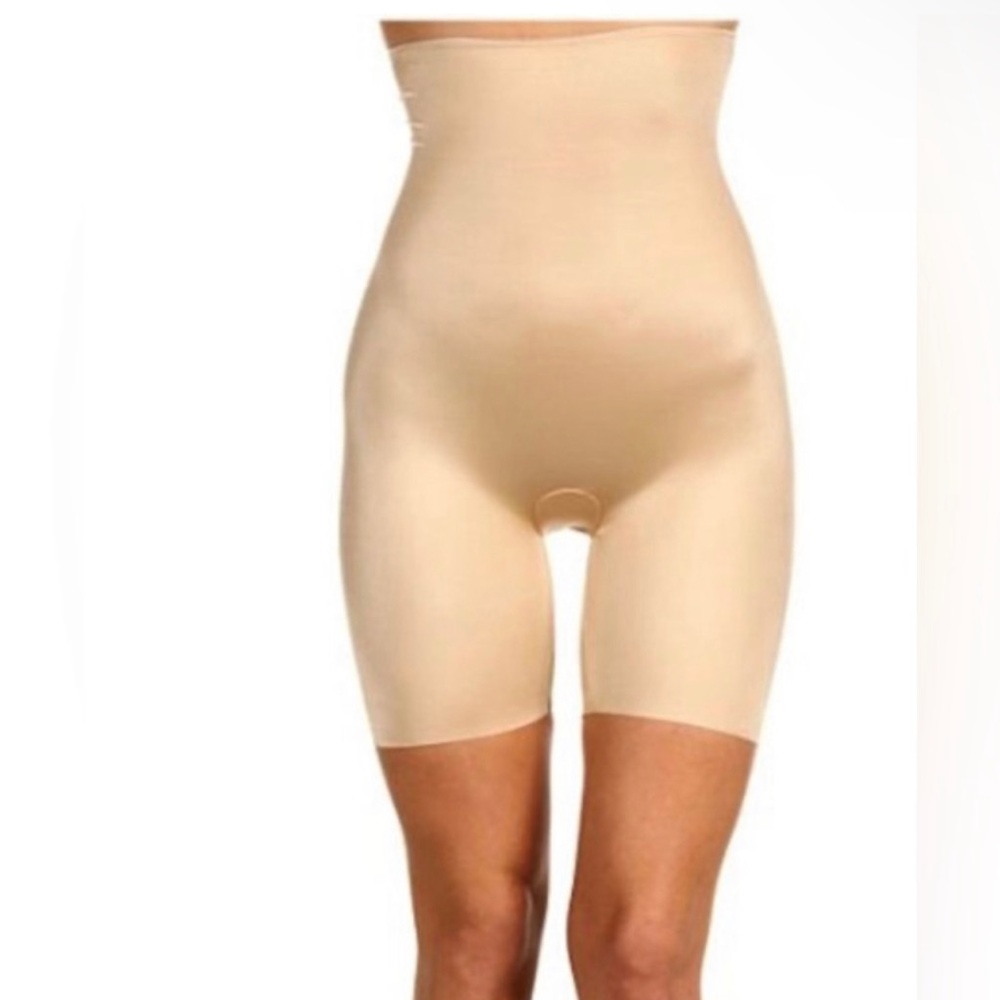 Spanx Higher Power Short - Bundle and Save 😍 - Picture 3 of 7